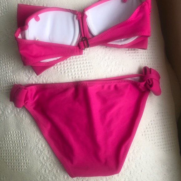 Bikini - Picture 5 of 5